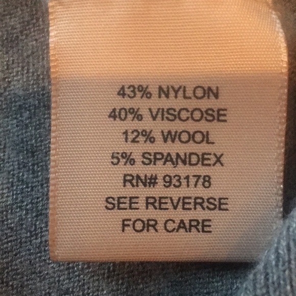 Philosophy gray sweater in GUC - Picture 3 of 6